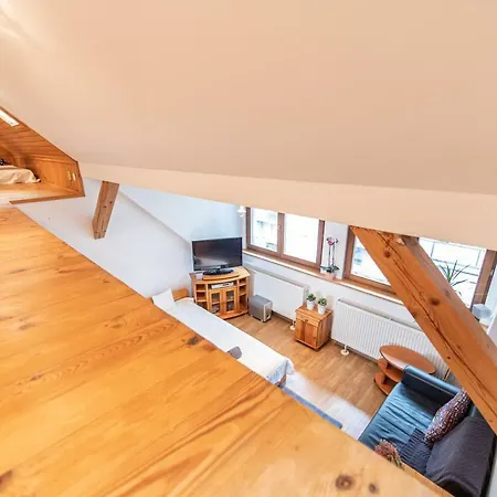 Romanticke V Podkrovi Idealne Pre Pary Alebo Rodinku-self Check 布拉迪斯拉发