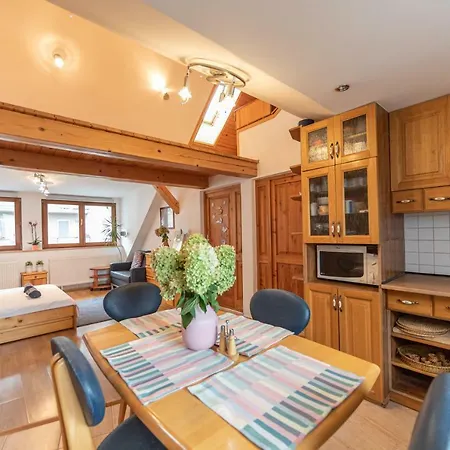 Apartament Romanticke V Podkrovi Idealne Pre Pary Alebo Rodinku-self Check