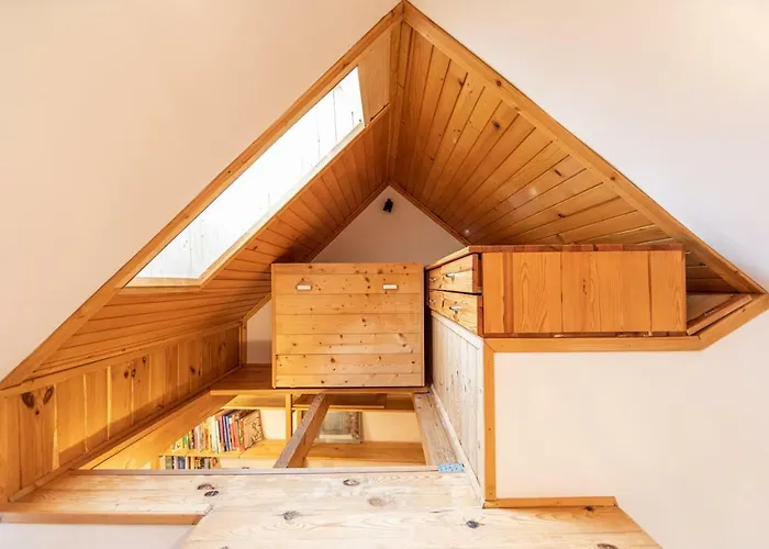 Romanticke V Podkrovi Idealne Pre Pary Alebo Rodinku-self Check