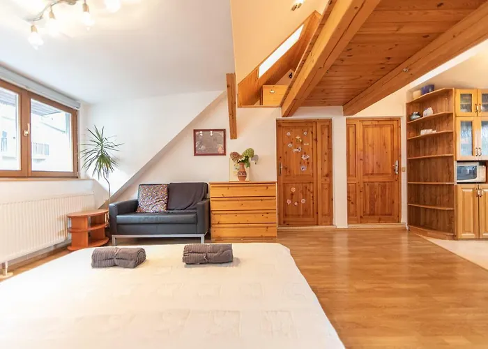 Apartament Romanticke V Podkrovi Idealne Pre Pary Alebo Rodinku-self Check