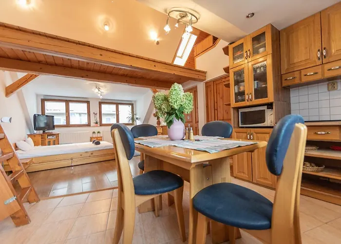 Romanticke V Podkrovi Idealne Pre Pary Alebo Rodinku-self Check Apartament *