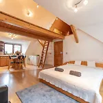 Apartment Romantic Attic Retreat Bratislava